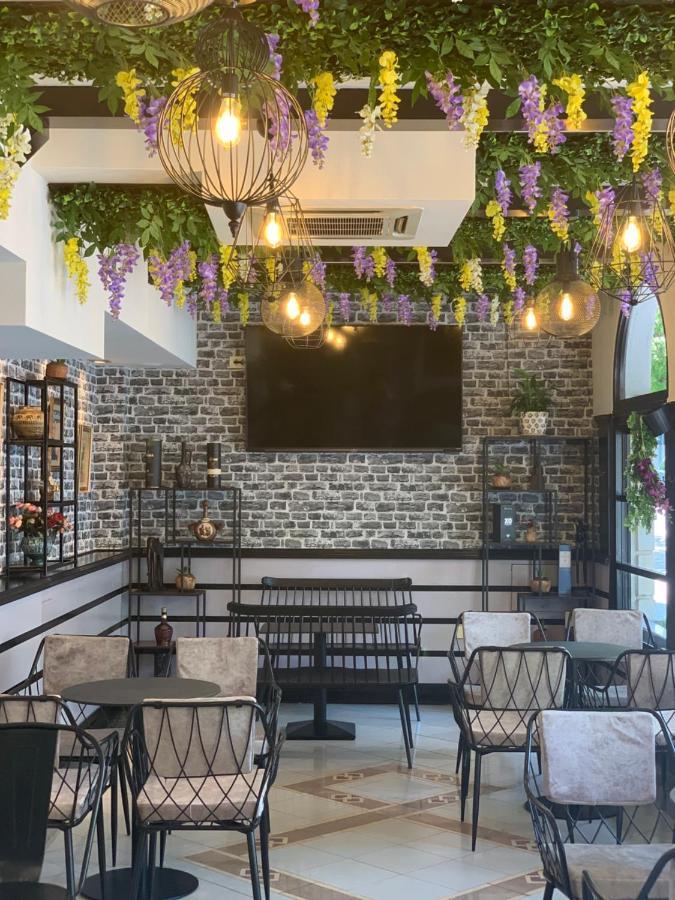 Hotel Villa Tafaj Tirana Extérieur photo