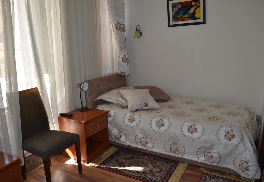 Hotel Villa Tafaj Tirana Extérieur photo