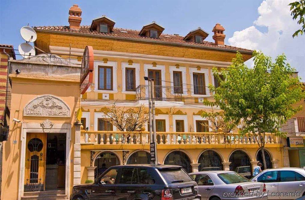 Hotel Villa Tafaj Tirana Extérieur photo