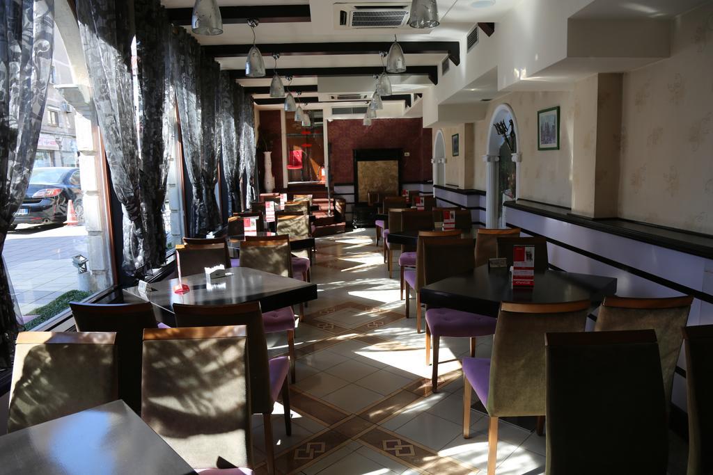 Hotel Villa Tafaj Tirana Extérieur photo