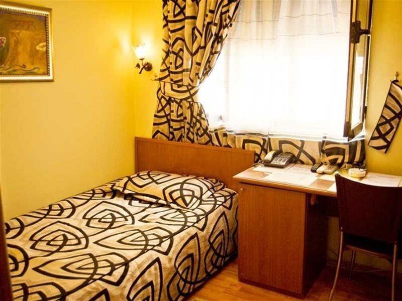 Hotel Villa Tafaj Tirana Extérieur photo